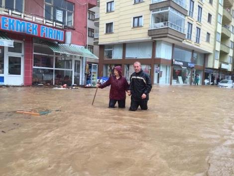GİRESUN'U YAĞMUR VURDU GİRESUN'U YAĞMUR VURDU