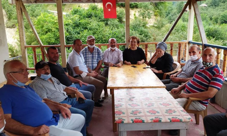İYİ PARTİ HEYETİ ESPİYE'DEKİ AFET MAĞDURLARINI ZİYARET ETTİ İYİ PARTİ HEYETİ ESPİYE'DEKİ AFET MAĞDURLARINI ZİYARET ETTİ