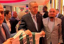 Photo of Cumhurbaşkanı Erdoğan’a ABD’de Giresunspor forması