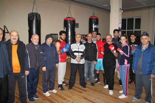 GİRESUN PROTOKOLÜ BOKSÖRLERİ ZİYARET ETTİ