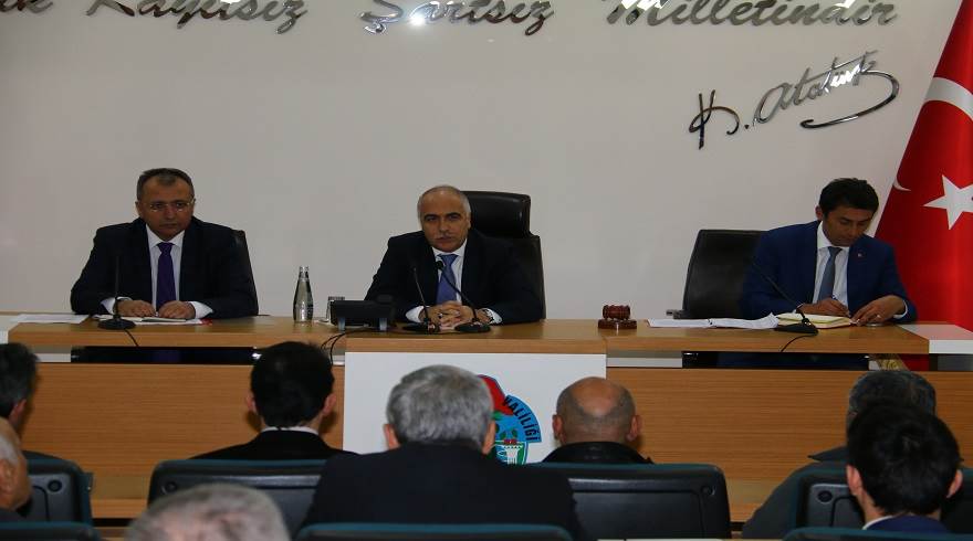 VALİ MUHTARLARI DİNLEDİ