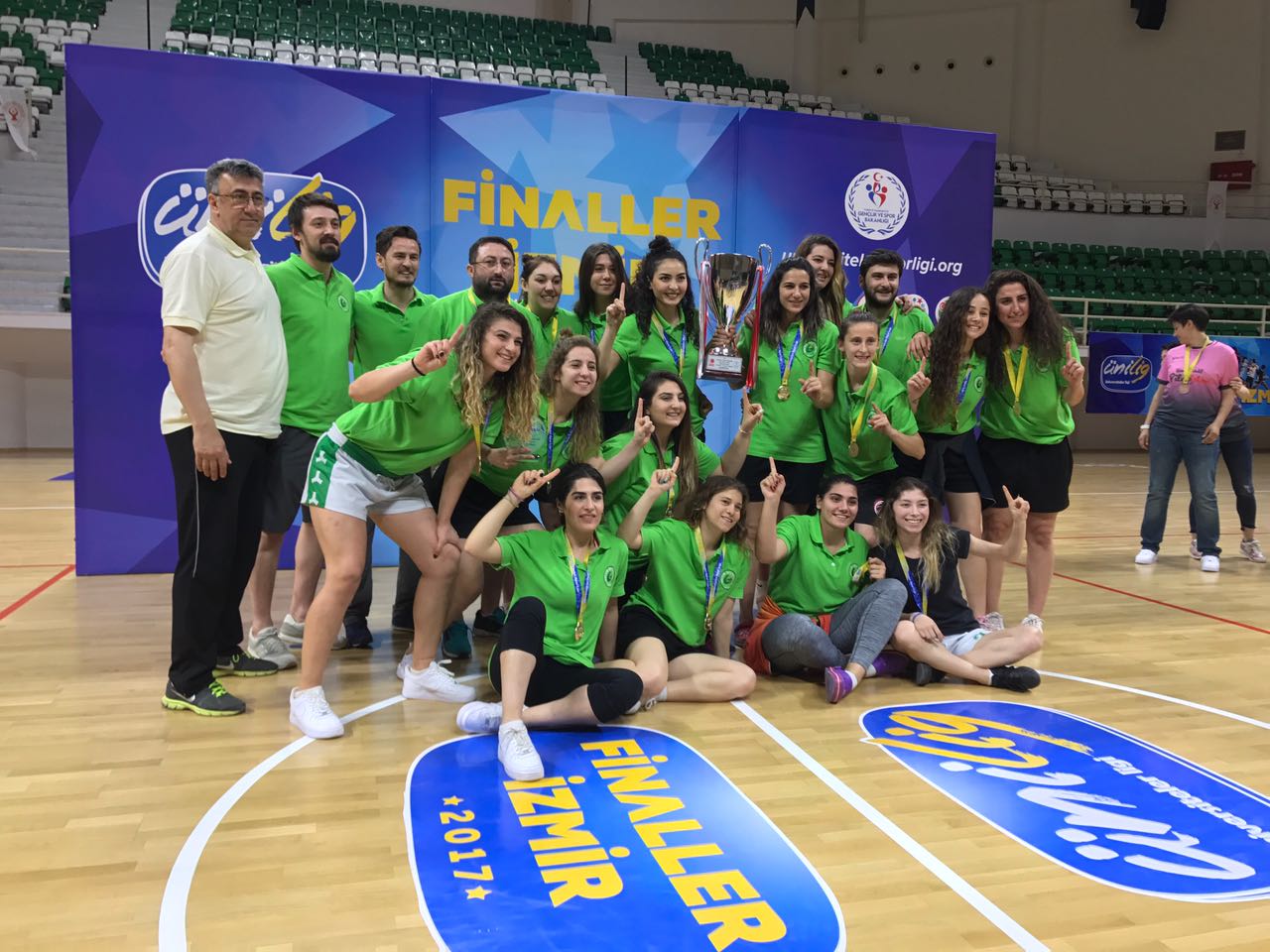 GİRESUN ÜNİVERSİTESİ BAYAN BASKET TAKIMI ŞAMPİYON