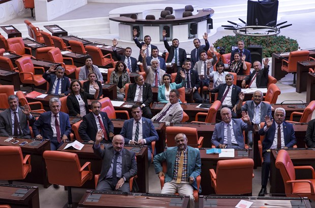 MİLLETVEKİLİ BEKTAŞOĞLU’DAN İÇ TÜZÜK TEPKİSİ: “SUSMAYACAĞIZ”…