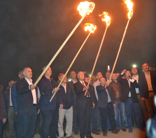 KÜMBET ŞENLİĞİNİN ATEŞİNİ MİLLETVEKİLLERİ HALKLA BİRLİKTE YAKTI