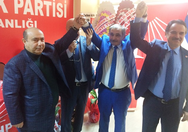ESPİYE CHP’DE 3 ADAYLI KONGREDE İBRAHİM AKGÜN SEÇİLDİ