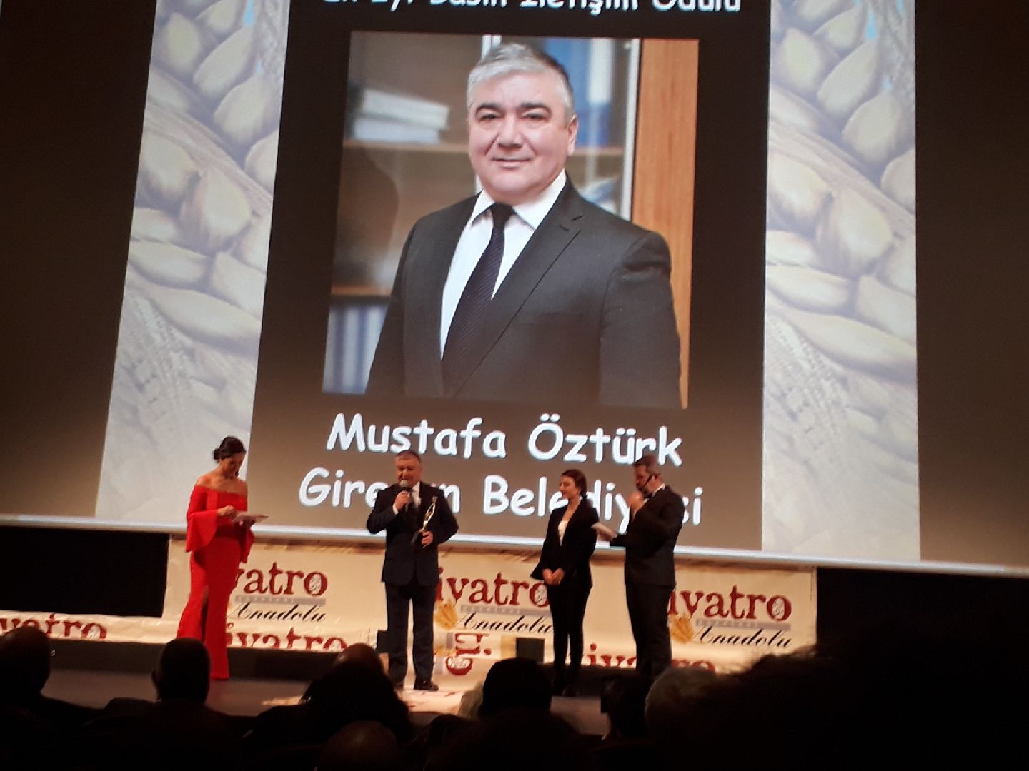 GİRESUN BELEDİYESİ’NE EN İYİ İLETİŞİM ÖDÜLÜ