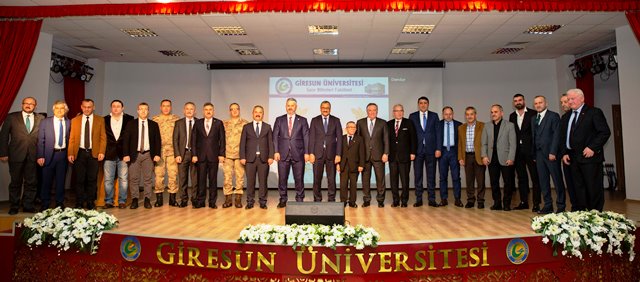 GİRESUN ÜNİVERSİTESİ SPOR ONUR ÖDÜLÜ PLAKETLERİ VERİLDİ