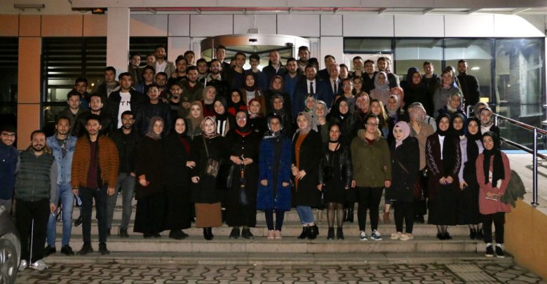 AYTEKİN ŞENLİKOĞLU, GİRESUN ÜNİVERSİTESİ ÖĞRENCİLERİYLE... AYTEKİN ŞENLİKOĞLU, GİRESUN ÜNİVERSİTESİ ÖĞRENCİLERİYLE...