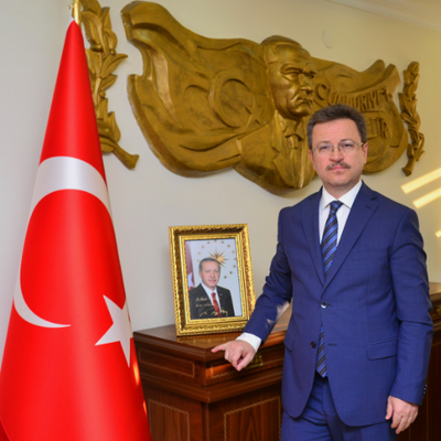 GİRESUN VALİSİ MERKEZE ALINDI. YENİ VALİ ENVER ÜNLÜ…