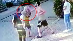 ‘SANATÇI (!)’ HALİL SEZAİ, SOKAK ORTASINDA ADAM DÖVDÜ