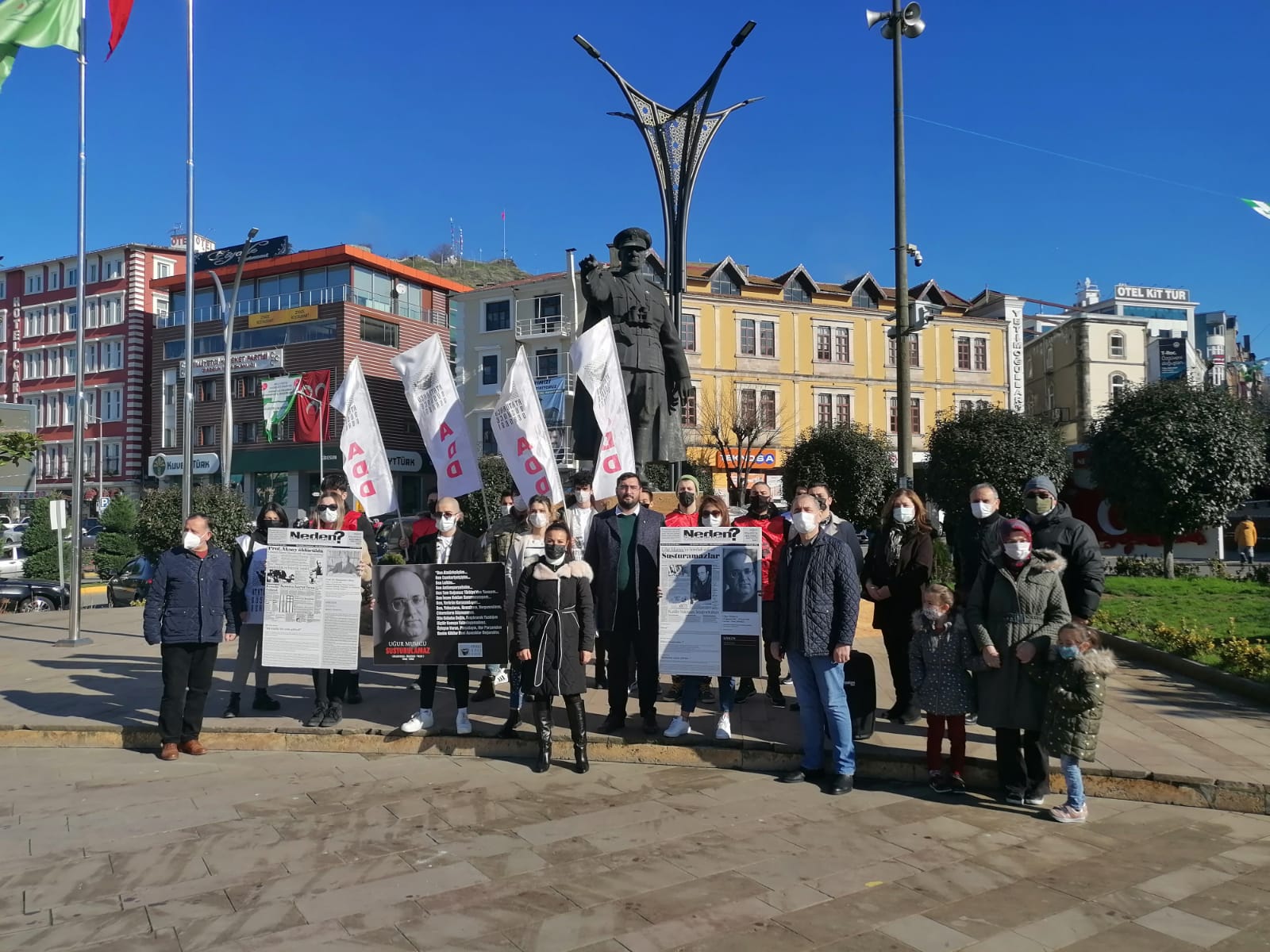 ATATÜRKÇÜ DÜŞÜNCE DERNEĞİ UĞUR MUMCU’YU ANDI