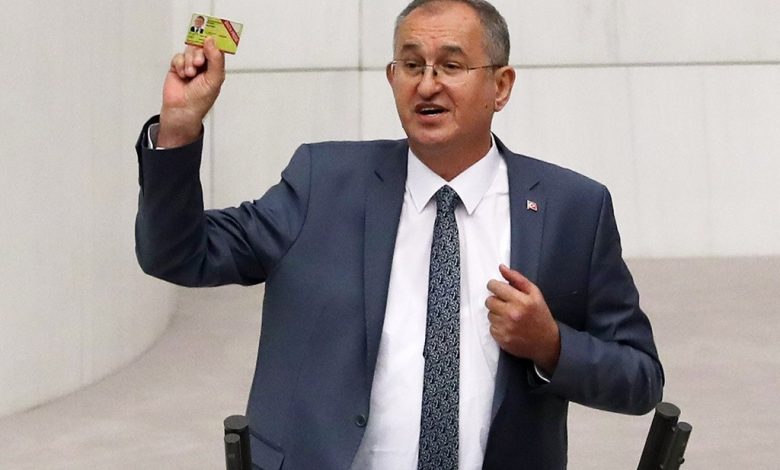 ATİLLA SERTEL'DEN BASIN KARTI TEPKİSİ ATİLLA SERTEL'DEN BASIN KARTI TEPKİSİ