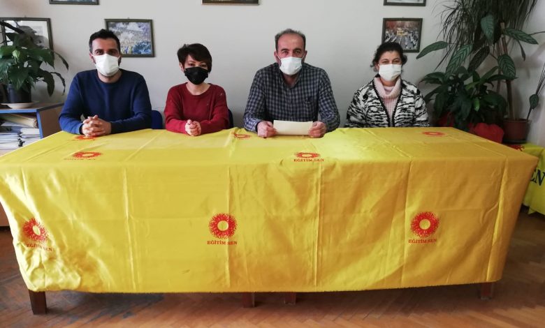 EĞİTİM SEN: "RİSK ALTINDAYIZ, AŞI İSTİYORUZ" EĞİTİM SEN: "RİSK ALTINDAYIZ, AŞI İSTİYORUZ"