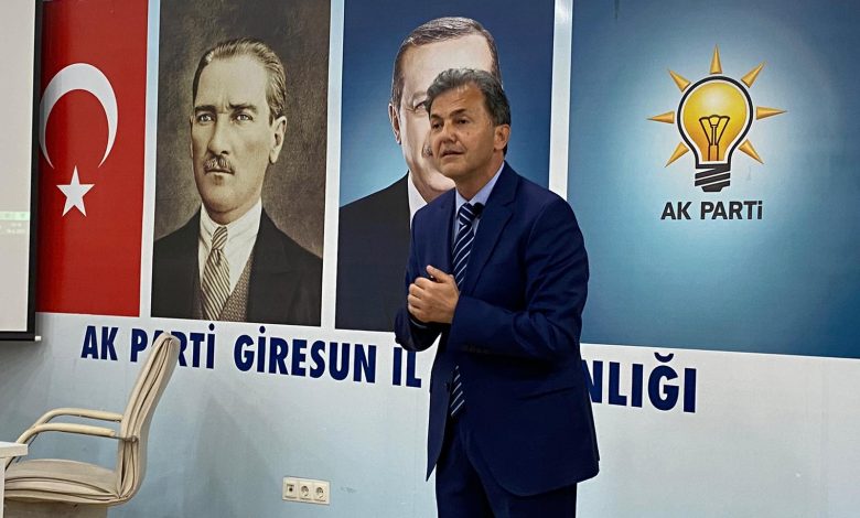 DR.FERİDUNOĞLU AK PARTİ'DE İLETİŞİM DERSİ VERDİ DR.FERİDUNOĞLU AK PARTİ'DE İLETİŞİM DERSİ VERDİ