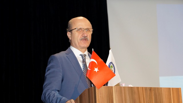 YÖK BAŞKANI GİRESUN ÜNİVERSİTESİ’NDE KONUŞTU (Görüntülü) YÖK BAŞKANI GİRESUN ÜNİVERSİTESİ’NDE KONUŞTU (Görüntülü)