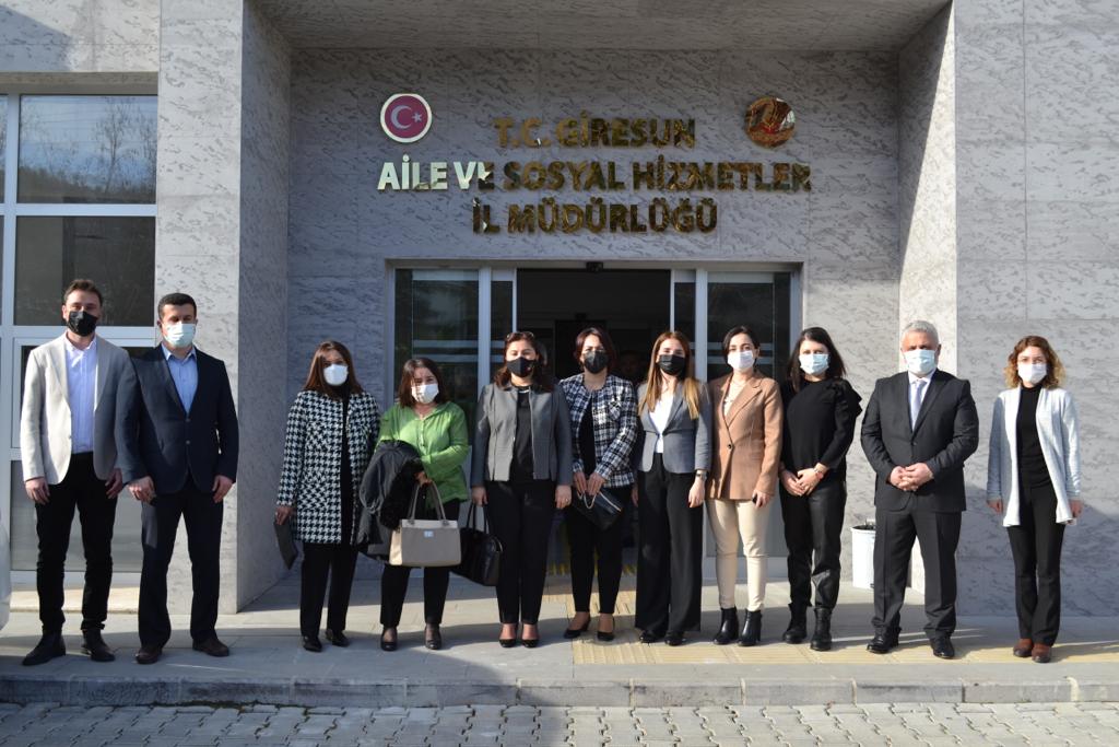 VALİ EŞİ MAHREMİYET EĞİTİMİNE KATILDI