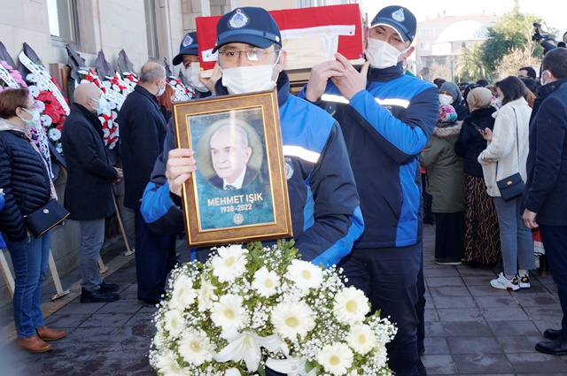 MEHMET IŞIK SON YOLCULUĞUNA UĞURLANDI (GÖRÜNTÜLÜ HABER)