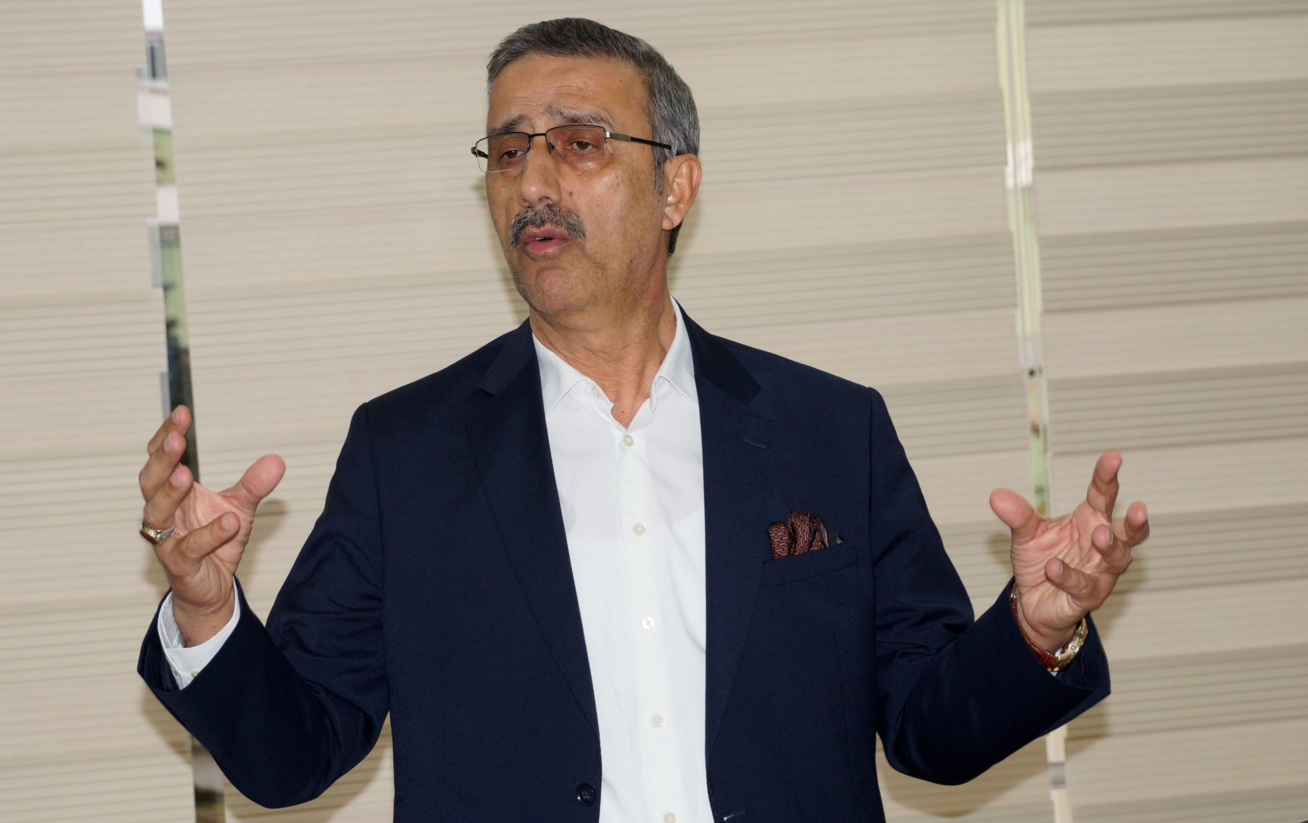 LÜTFİ BAYRAKTAR, “FINDIK ALIMINI TMO DEĞİL, FİSKOBİRLİK YAPMALI” DEDİ (Görüntülü Haber) LÜTFİ BAYRAKTAR, “FINDIK ALIMINI TMO DEĞİL, FİSKOBİRLİK YAPMALI” DEDİ (Görüntülü Haber)