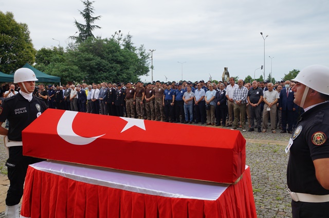 Lunaparktaki kazada ölen polis memuru Sinem için tören düzenlendi (Görüntülü Haber)
