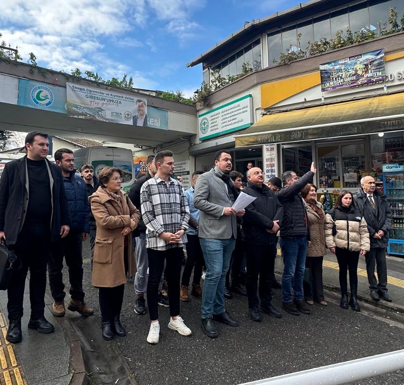 CHP’Lİ GENÇLERDEN REKTÖR’E DEBBOY’DAN ÇAĞRI