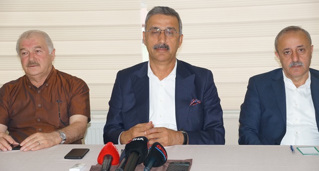 Muhtarlar Lütfi Bayraktar’a FKB’den istifa et çağrısı yaptı