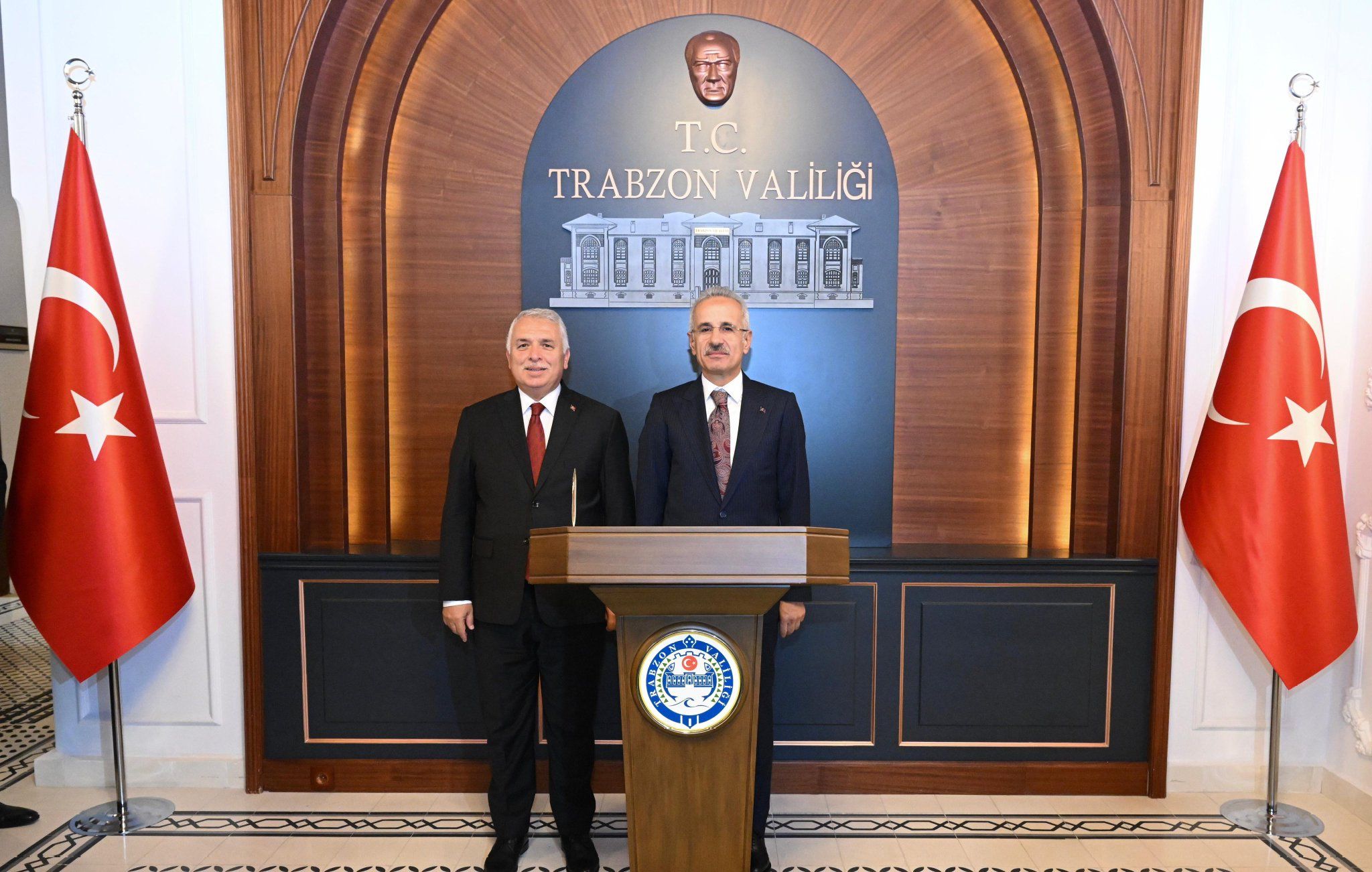 Bakan’dan Trabzon’u uçuracak müjdeler…