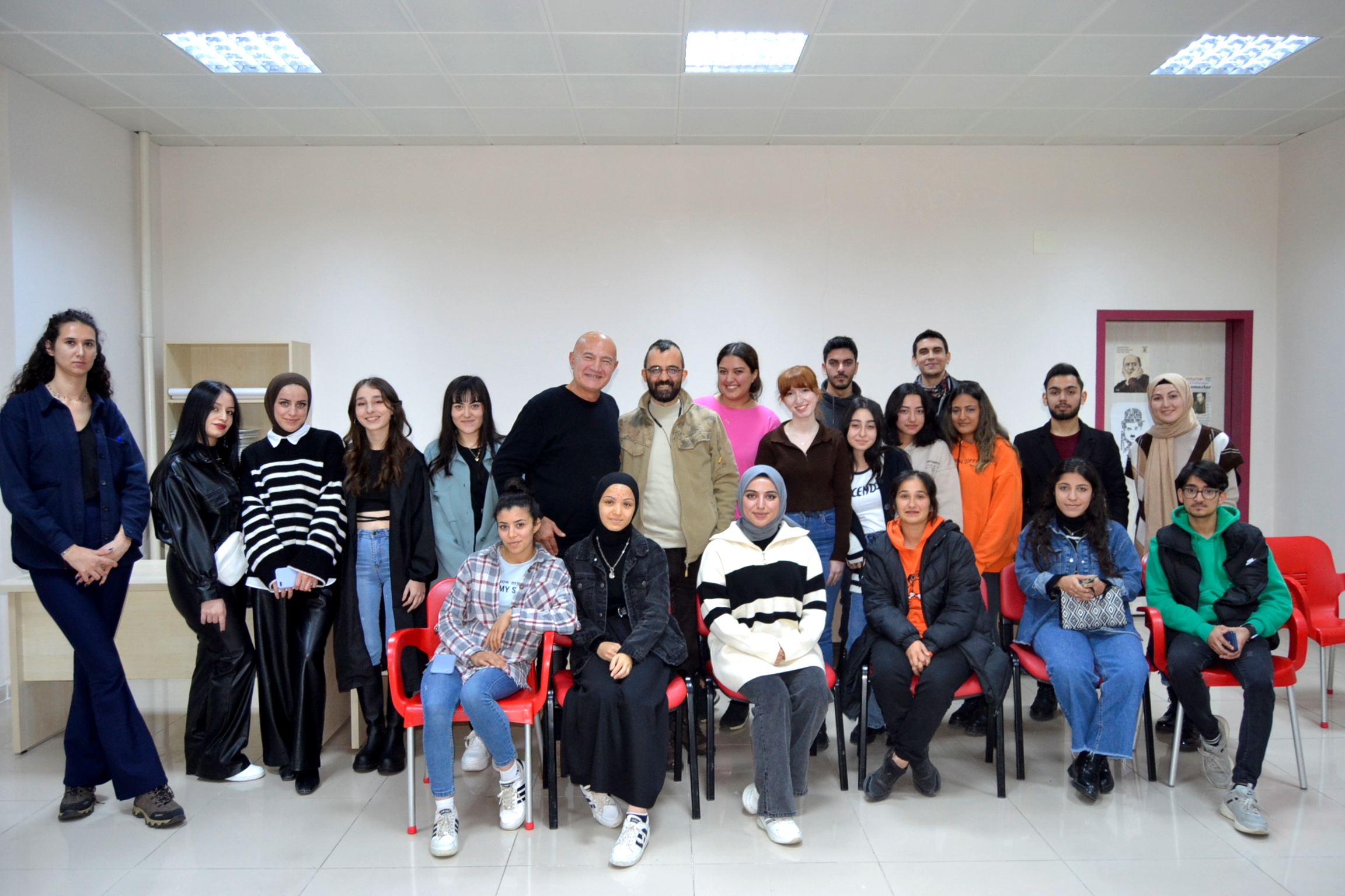 Gazeteci adayları okuma ve çalışma gurubu kurdu Gazeteci adayları okuma ve çalışma gurubu kurdu