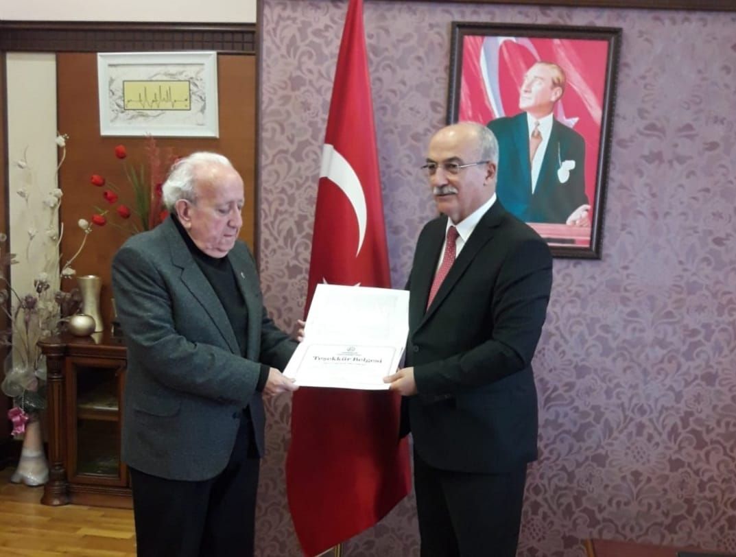 KARAİBRAHİMOĞLU ARŞİVİNİ BAĞIŞLADI KARAİBRAHİMOĞLU ARŞİVİNİ BAĞIŞLADI