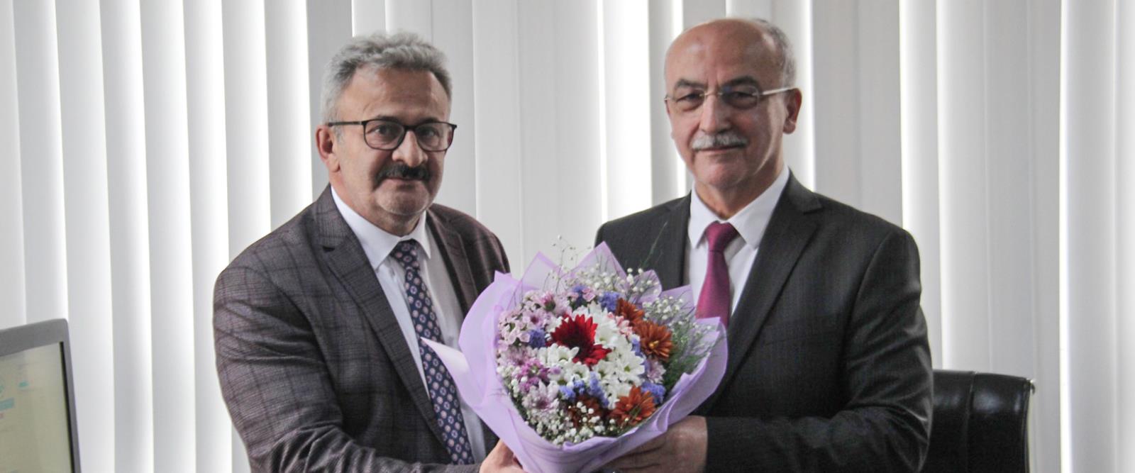 6 yıl vekaletle yönetilen Tirebolu İletişim Fakültesi’ ne o isim dekan atandı