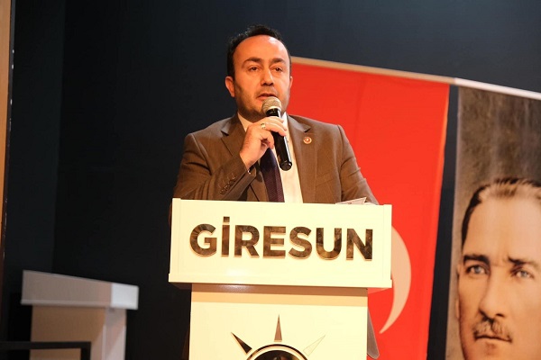 CHP Şenlikoğlu’na vurdu, Ahmet Şahin’den ses geldi