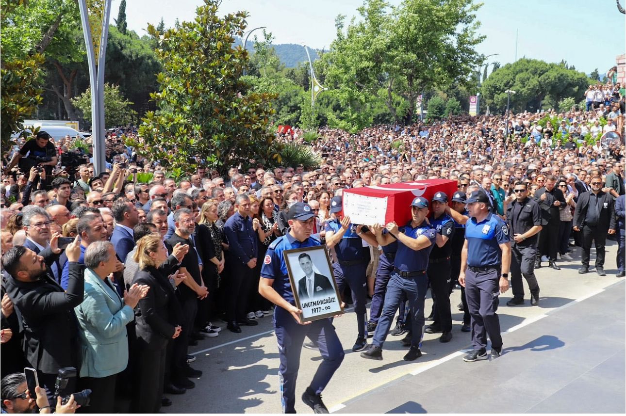 FUAT KÖSE, NECMİ SIBIÇ VE ELVAN IŞIK GEZMİŞ’TEN FERDİ ZEYREK MESAJI FUAT KÖSE, NECMİ SIBIÇ VE ELVAN IŞIK GEZMİŞ’TEN FERDİ ZEYREK MESAJI