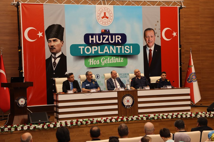 GİRESUN VALİSİ 7 MAHALLELİ İLE TOPLANTI YAPTI. ANA SORUN TRAFİK… GİRESUN VALİSİ 7 MAHALLELİ İLE TOPLANTI YAPTI. ANA SORUN TRAFİK…