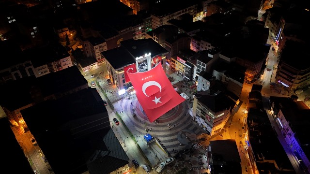 Necmi Sıbıç, Bulancak Cumhuriyet meydanını dev Türk bayrağı ile kapattı