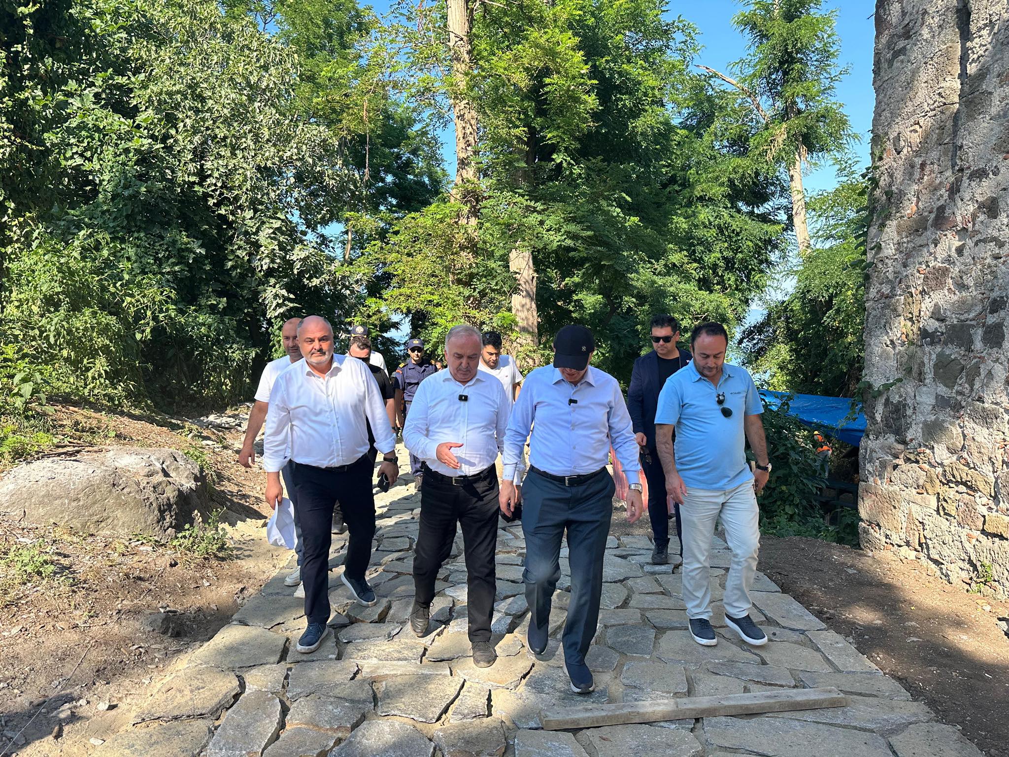 Vali Giresun Adası’nın yeni halini ilk olarak AKP heyetine gösterdi Vali Giresun Adası’nın yeni halini ilk olarak AKP heyetine gösterdi