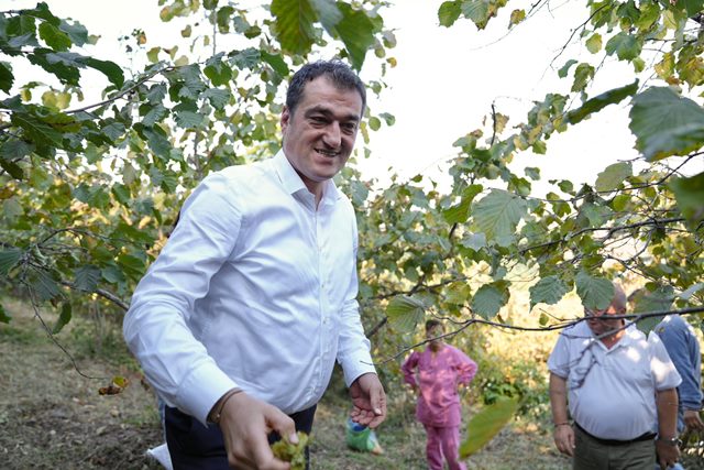 FUAT KÖSE VE CEMAL ENGİNYURT FINDIK BAHÇESİNDEN SESLENDİ