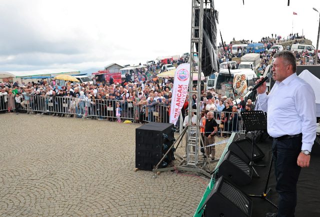 Necmi Sıbıç feryat etti: “Bektaş yaylasına kimse sahip çıkmıyor, hizmet yapmamıza engel oluyorlar”