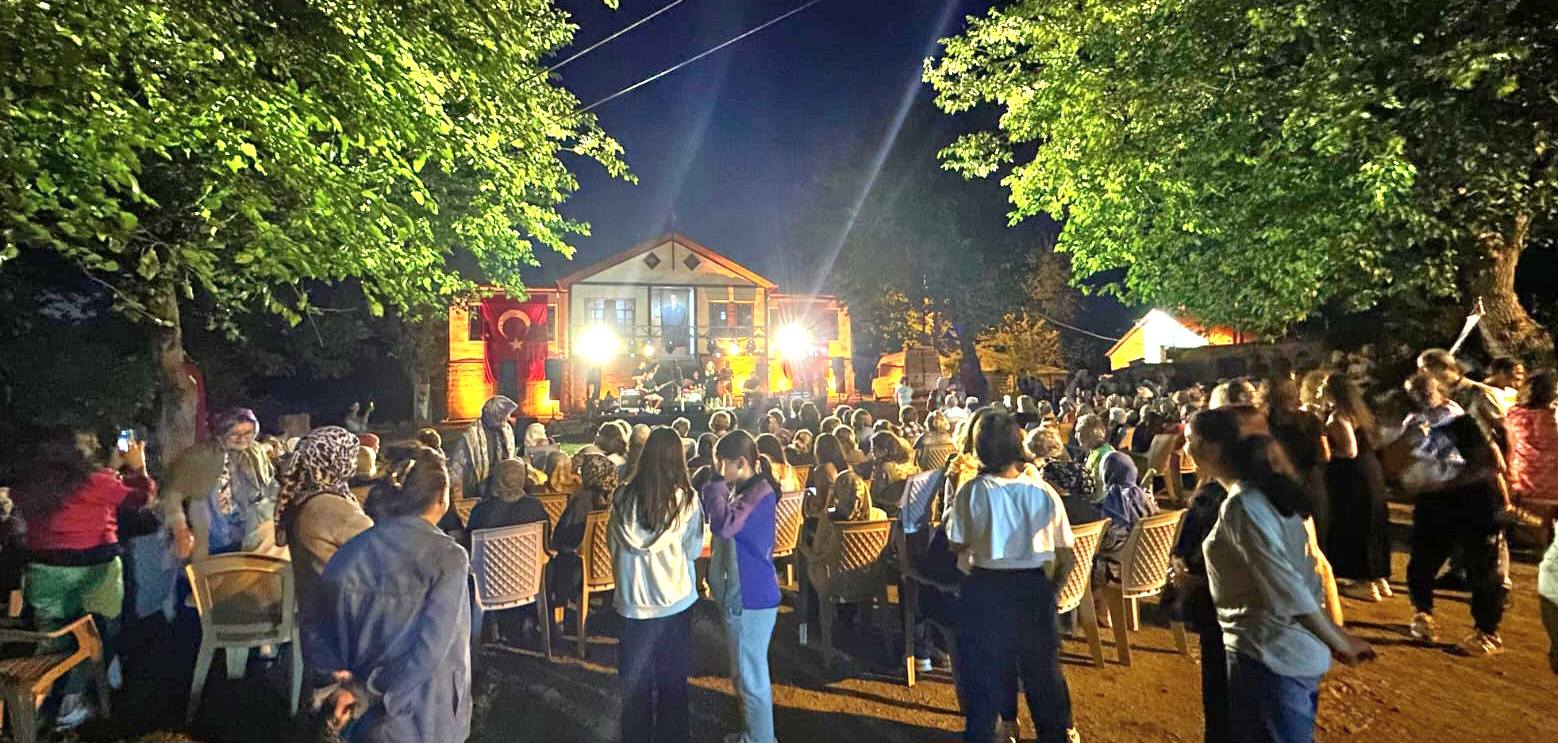 5.GELENEKSEL AKYOMA ŞENLİĞİ’NE YOĞUN KATILIM
