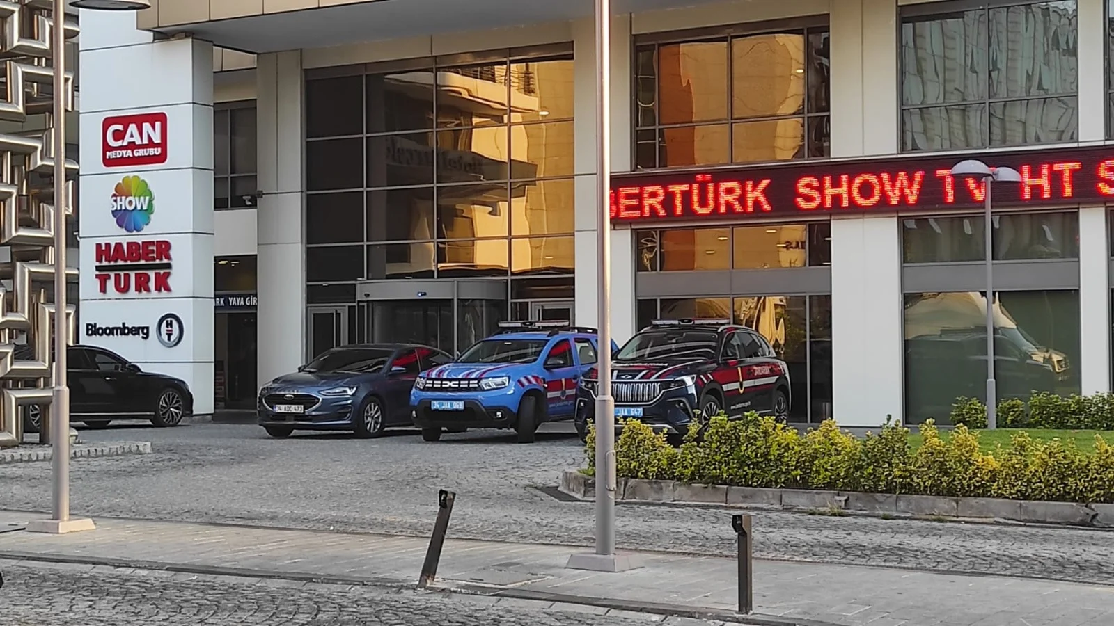 DOĞA KOLEJİ, İSTANBUL BİLGİ ÜNİVERSİTESİ, HABERTÜRK, SHOW TV, ENERGY PETROL VE 121 ŞİRKETE EL KONULDU