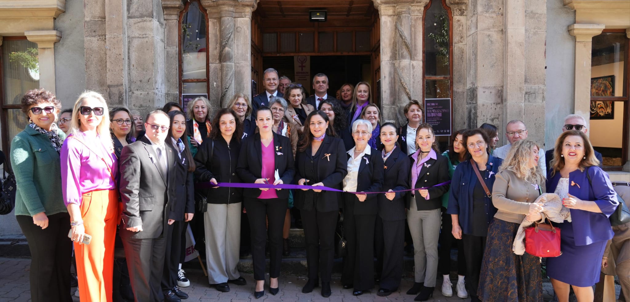 ‘UMUT KADINLA BÜYÜR’ SERGİSİ’ İLGİ ODAĞI OLDU