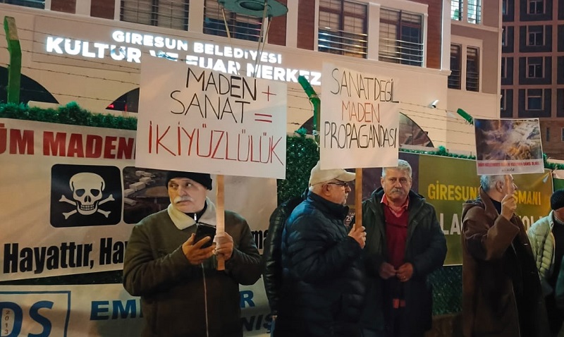 KİRLETİCİLİĞİNİ SANATLA KAPATMAK İSTEYEN ALAGÖZ MADENCİLİK’E PROTESTO