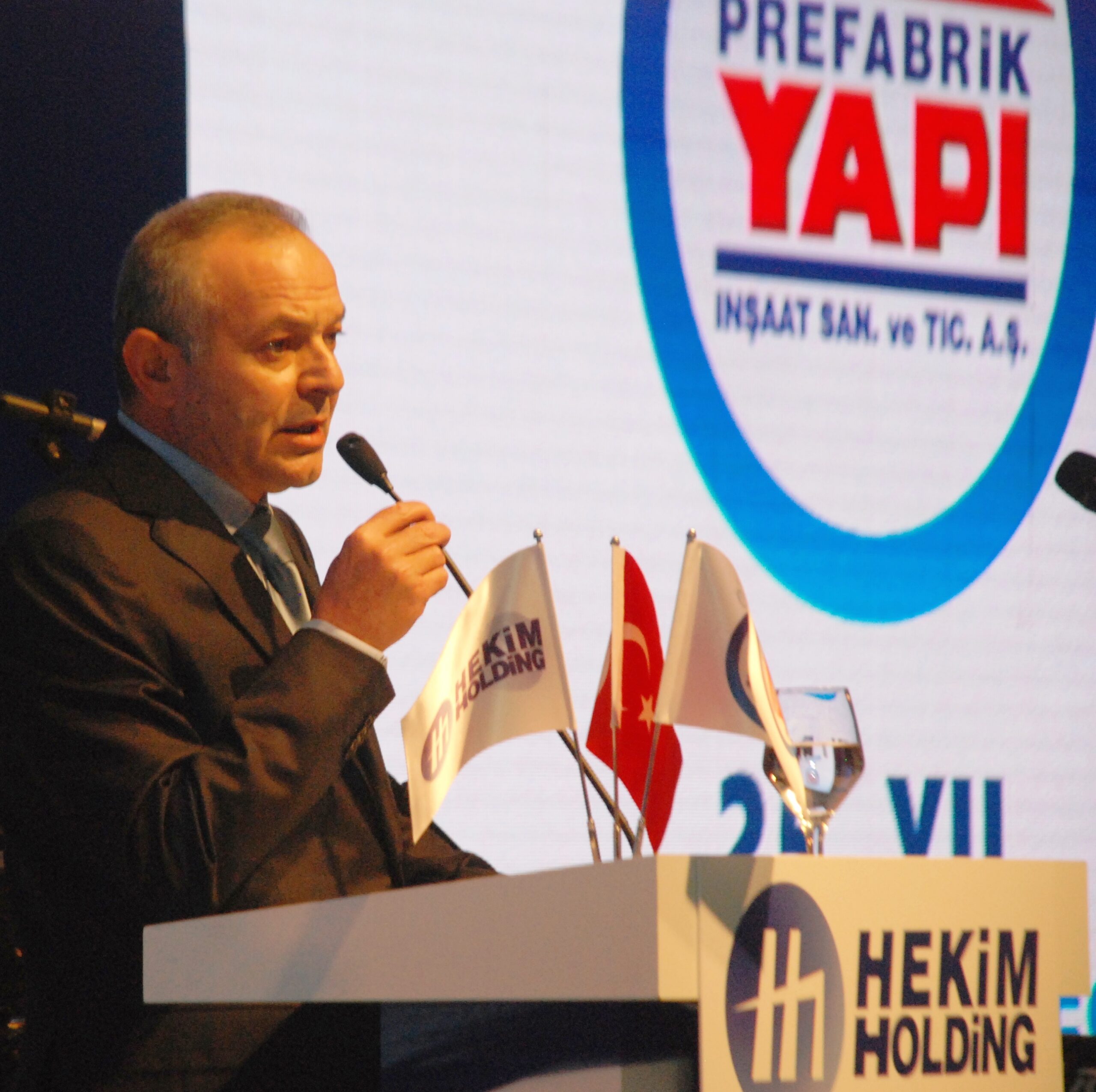 Dr. Öner Hekim belgeselinde anlamlı mesajlar var