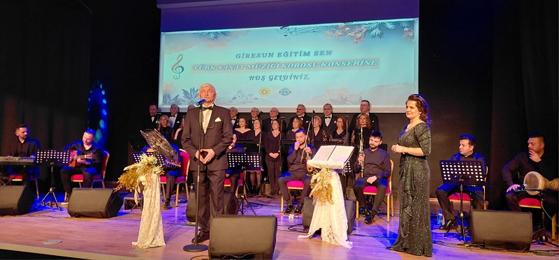 EĞİTİM SEN ÖĞRETMENLER TSM KOROSU’NDAN HARİKA KONSER