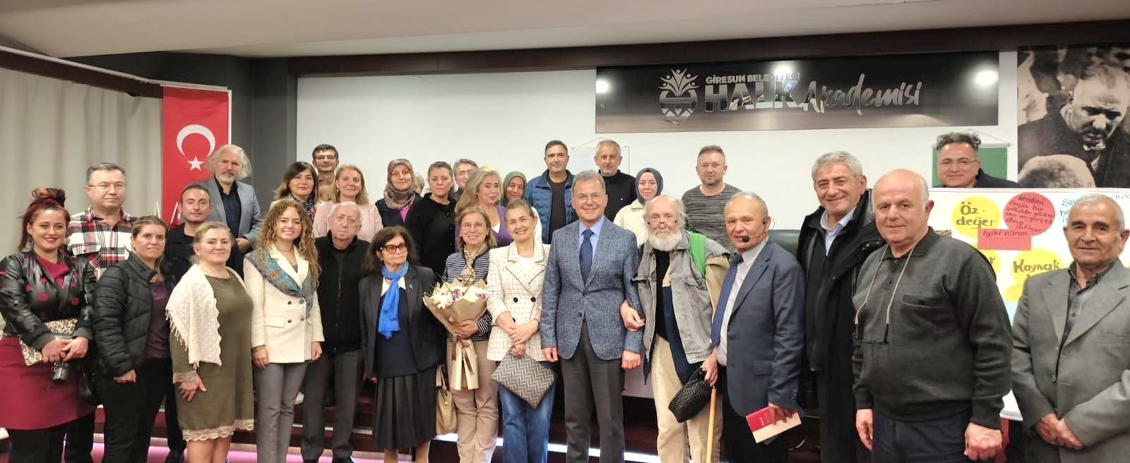 Kent Konseyi ‘Çocuk Gelişiminde Özgüven’ söyleşisi düzenledi Kent Konseyi ‘Çocuk Gelişiminde Özgüven’ söyleşisi düzenledi