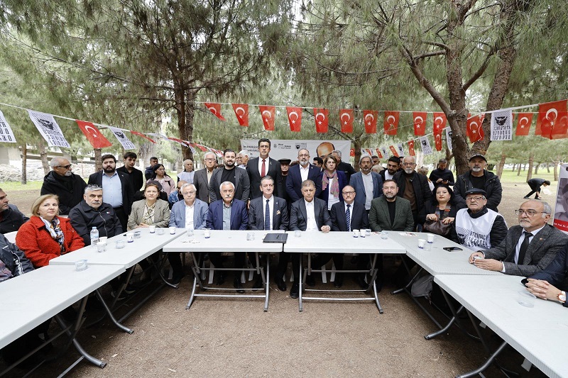 Basri Gürsoy ADD eşgüdüm toplantısı için İzmir’deydi Basri Gürsoy ADD eşgüdüm toplantısı için İzmir’deydi