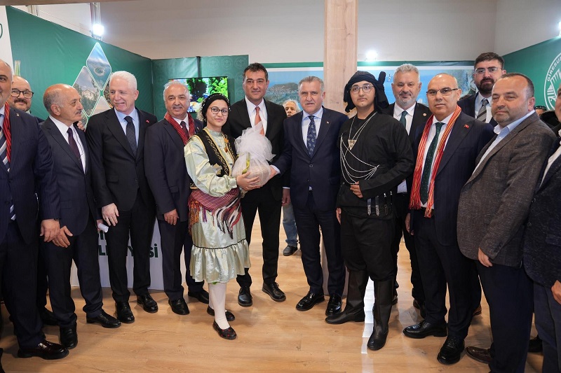 Giresun Belediyesi stantını ziyaretçi akını