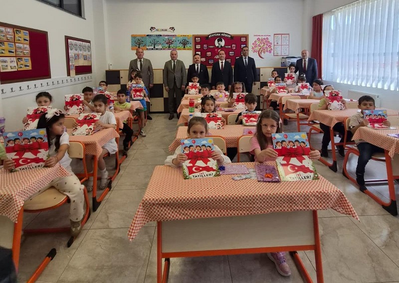 Son zil çaldı, tatil başladı Son zil çaldı, tatil başladı