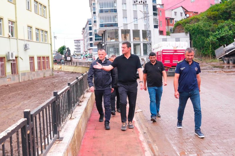 FUAT KÖSE KEŞAP HALKININ YANINDA