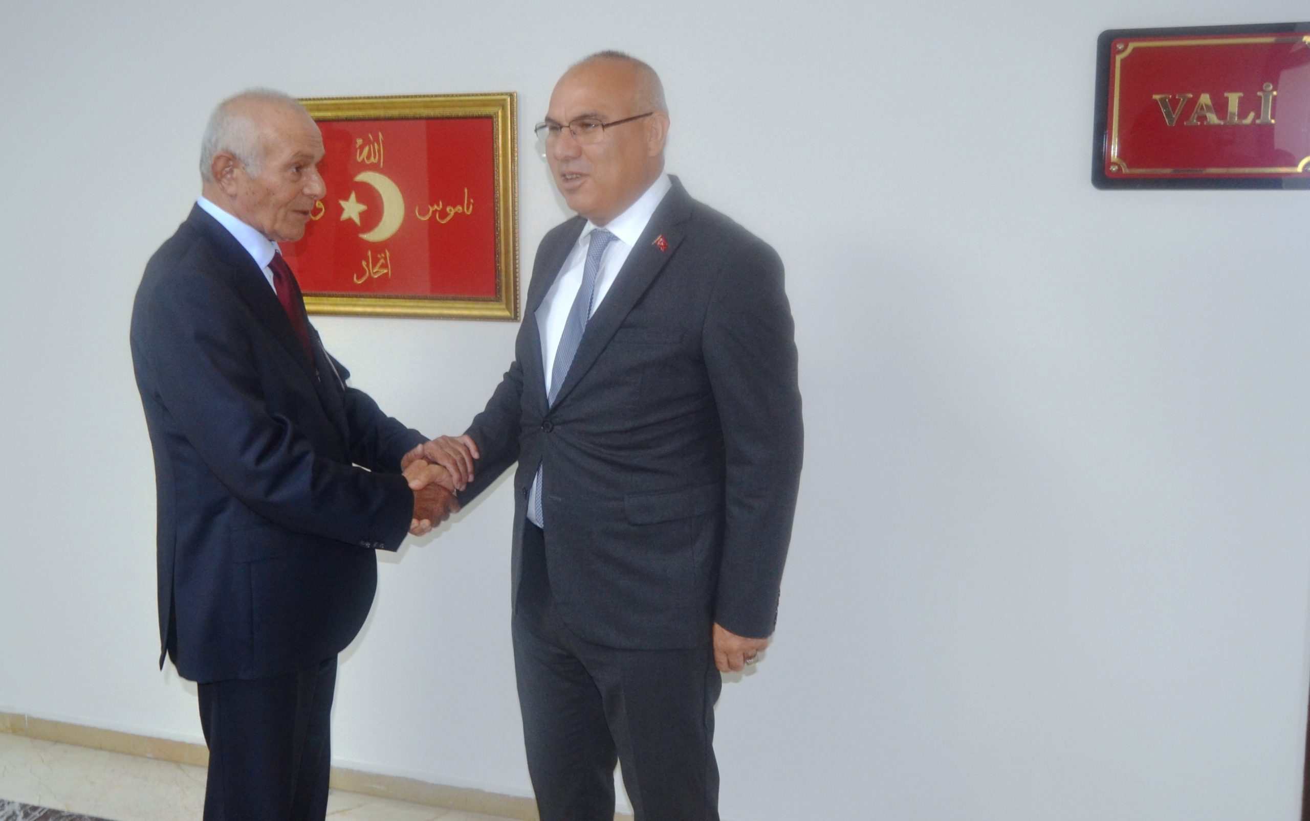 Dr. Öner Hekim’den Giresun Valisi Mustafa Koç’a ziyaret Dr. Öner Hekim’den Giresun Valisi Mustafa Koç’a ziyaret