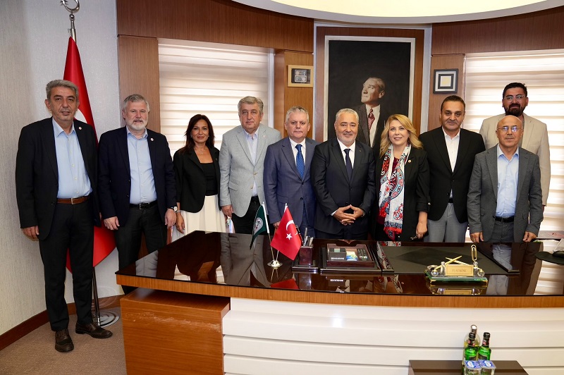 YENİ PARTİ MİLLETVEKİLLERİNDEN BELEDİYEYE ZİYARET