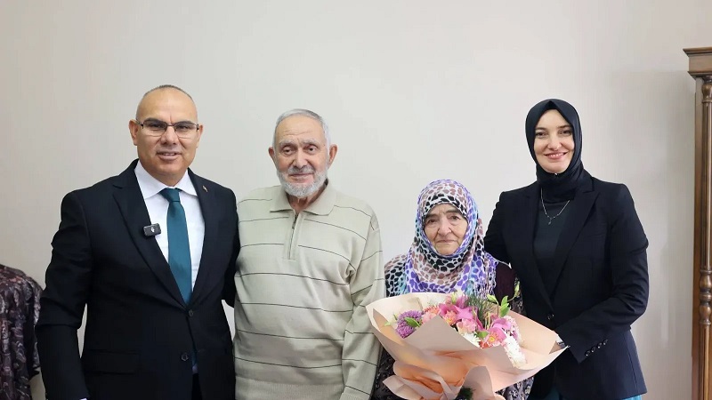 VALİ KOÇ VE EŞİ YAŞLILAR HAFTASI ZİYARETLERİ YAPTI